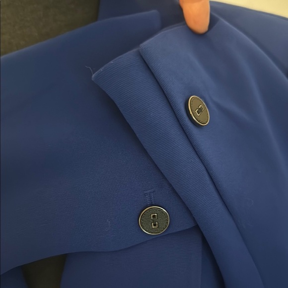 Nine West Women's lined fitted Blue Blazer. Size 10 - Picture 8 of 14